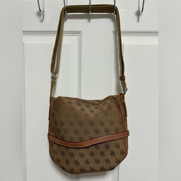 Dooney & Bourke Handbags - Dooney & Bourke VTG Brown Crossbody Bag